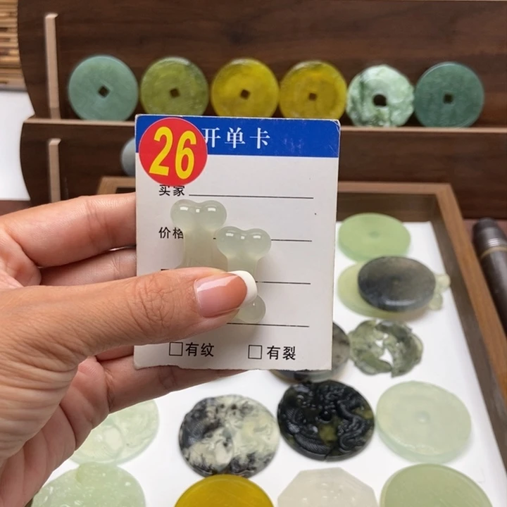 蛇纹石玉未镶嵌颈饰用****2