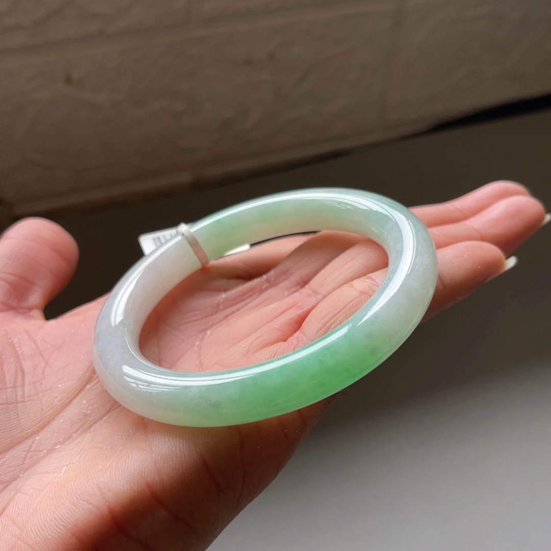 未镶嵌手镯翡翠55圈三天鉴赏期