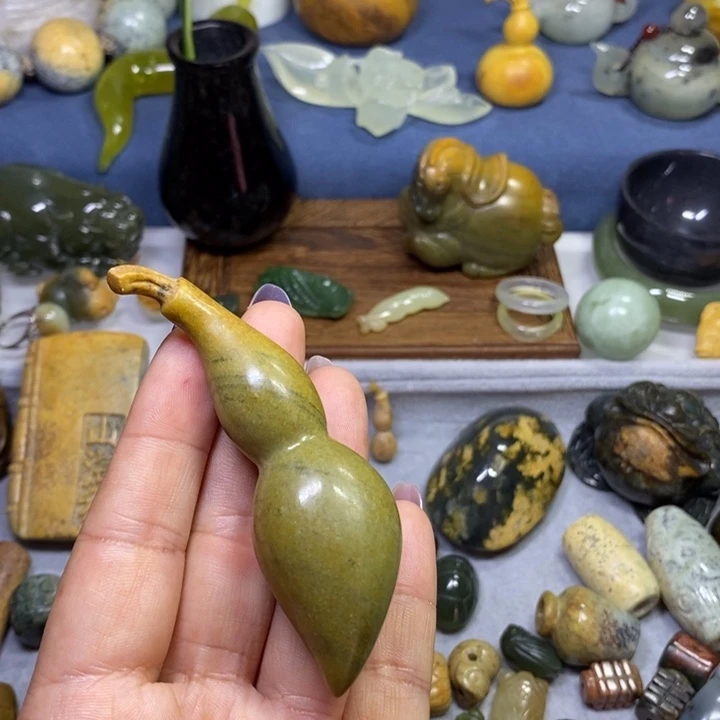 岫岩河磨玉（透闪石质玉）未镶嵌把件