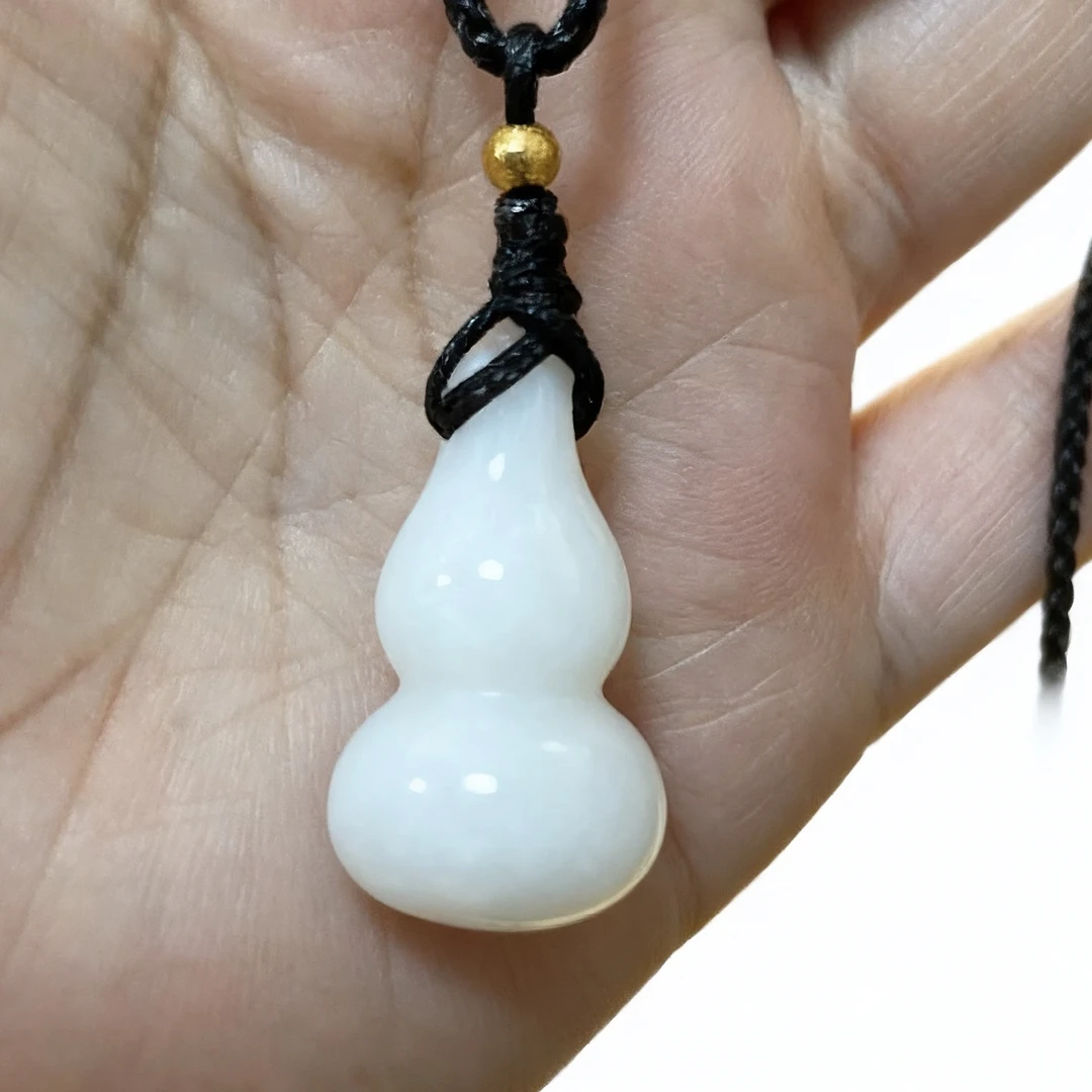 蓝田玉吊坠葫芦女款