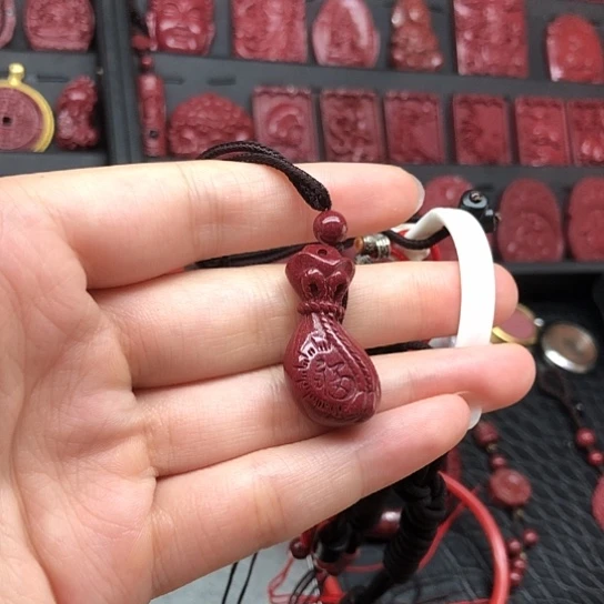 天然辰砂钱袋子吊坠
