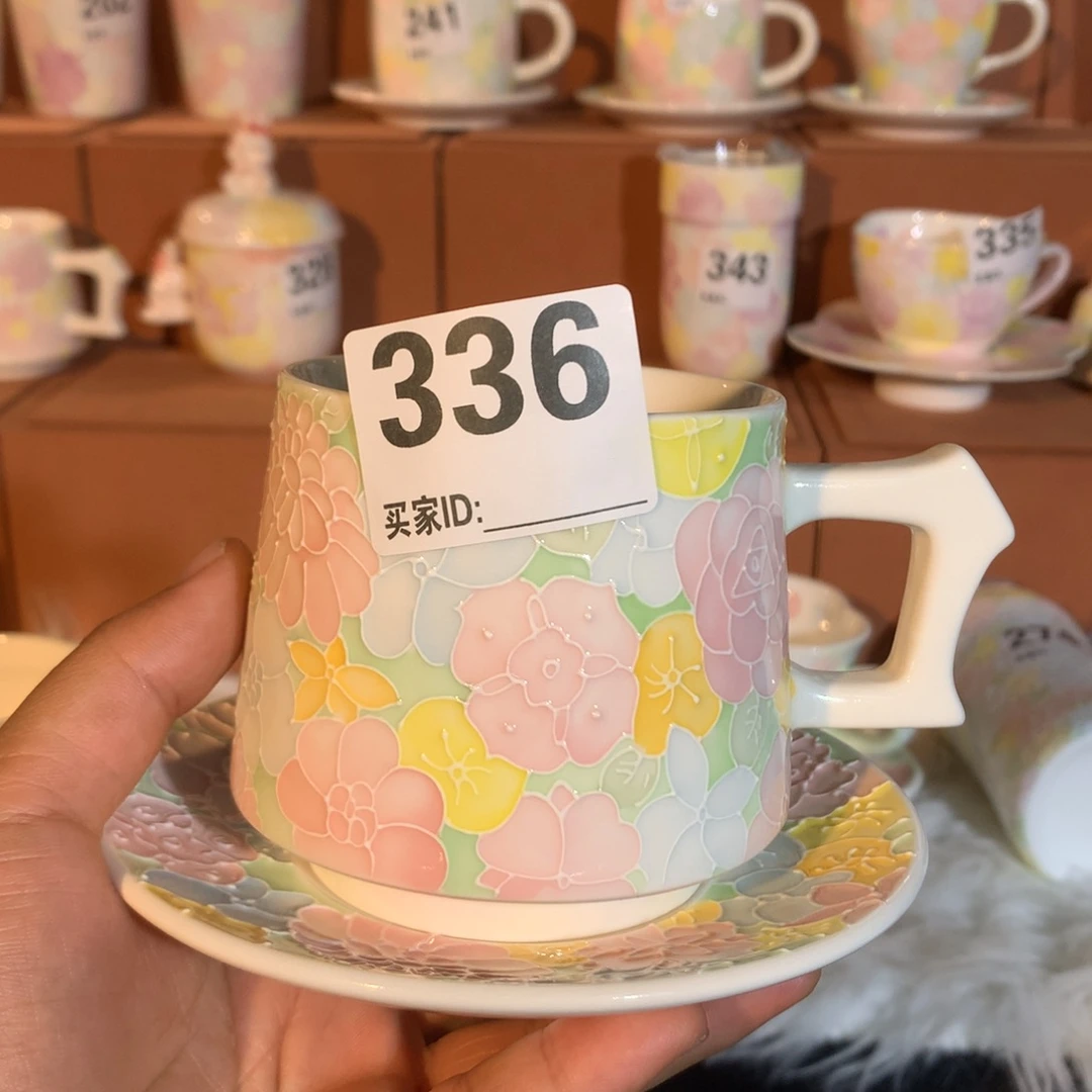 雨***飞泥塑看书时觉得有点儿无聊就