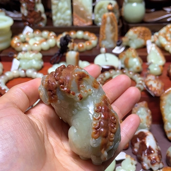 岫岩河磨玉（透闪石质玉）未镶嵌把件