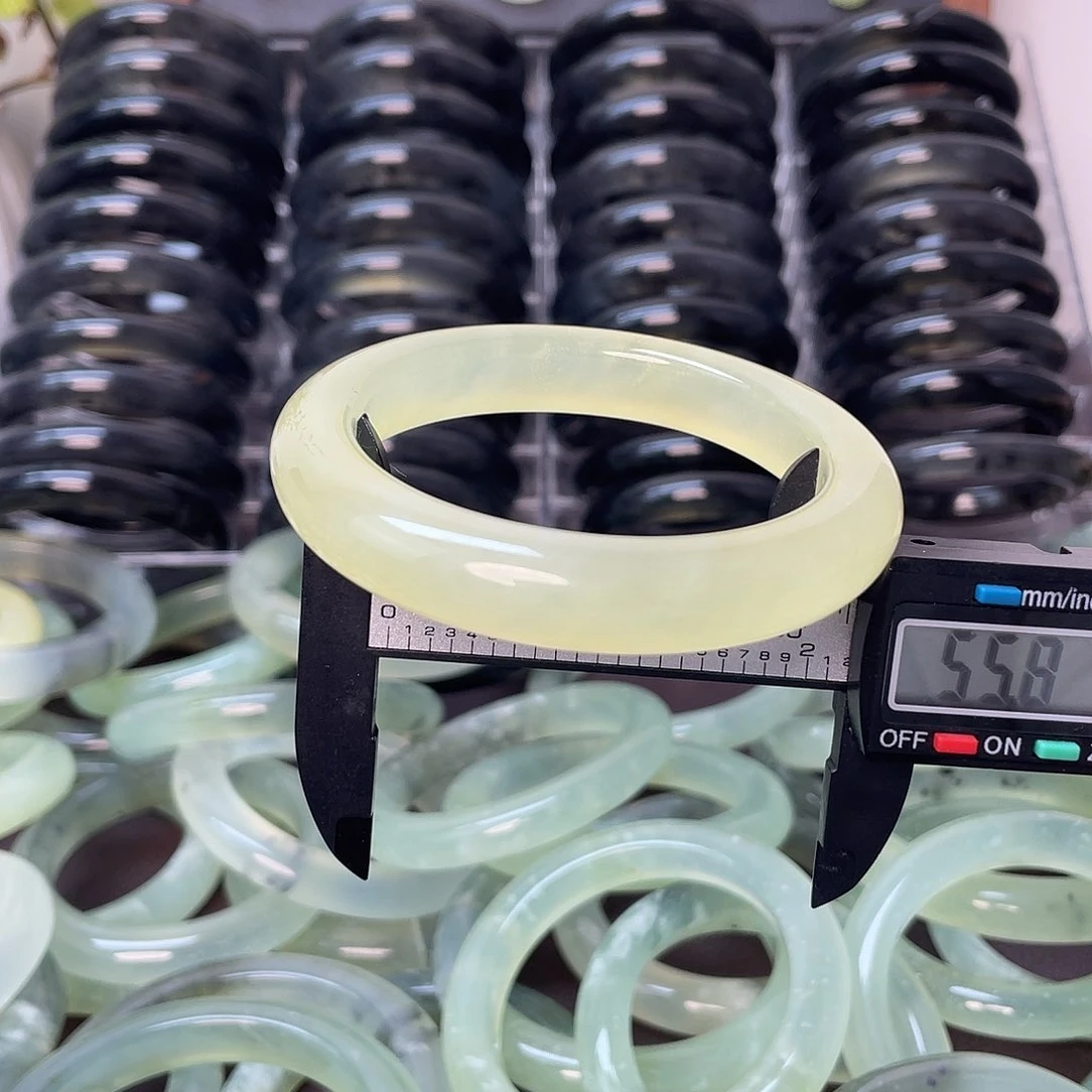 蛇纹石玉未镶嵌手镯20