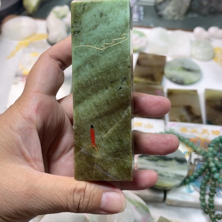 未镶嵌独山玉颈饰