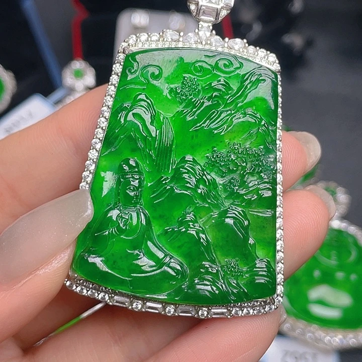 翡翠颈饰未镶嵌用****2翡翠