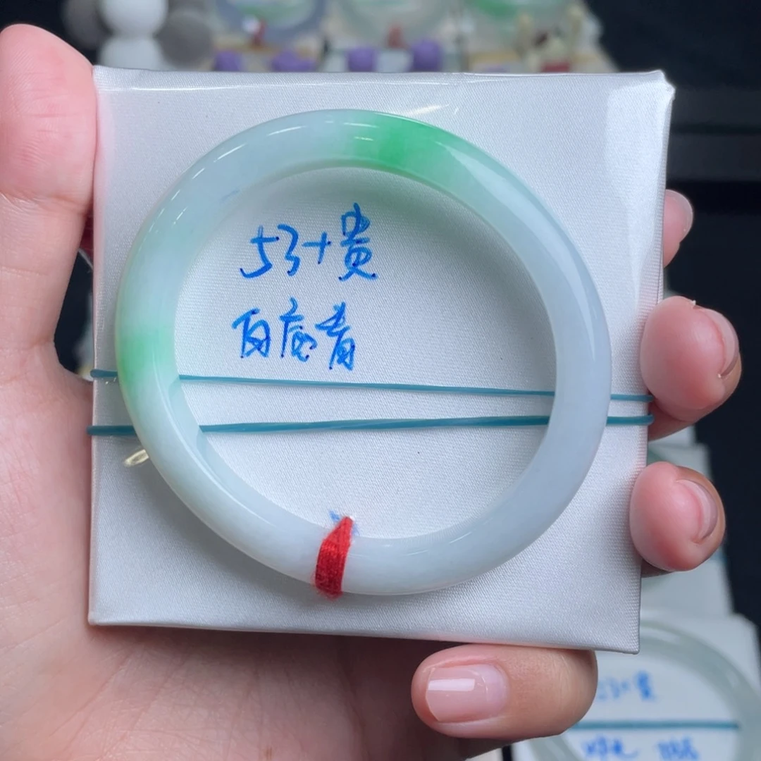 翡翠手镯未镶嵌翡翠手镯2