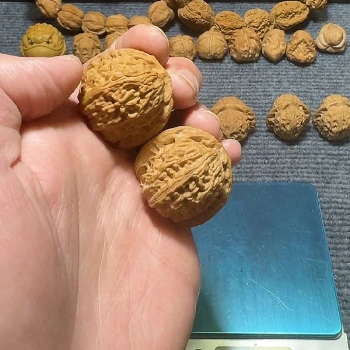 文玩核桃把件球白全品35尺