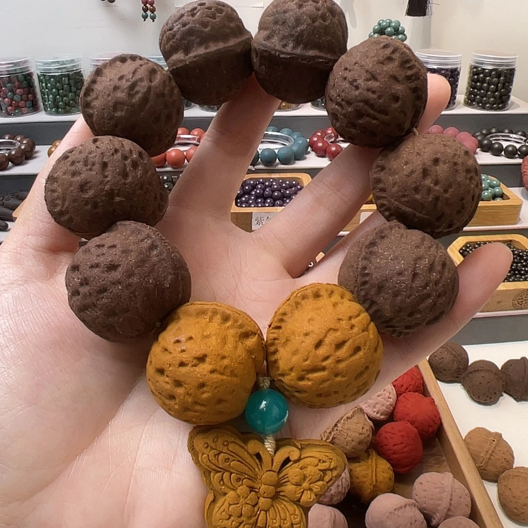 红***草泥塑人参栀子核桃一串