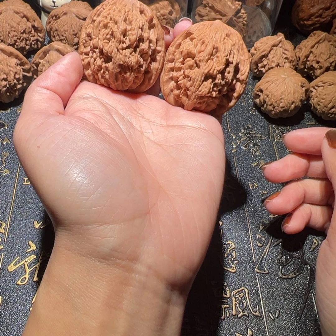 文玩核桃吊坠虎头40手把件78