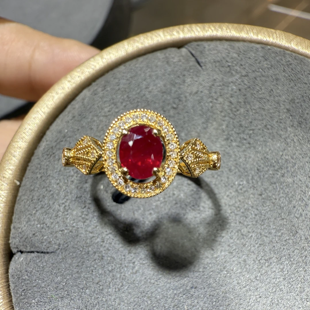 18k金缅甸红宝石戒指约0.6ct复古戒壁花纹设计