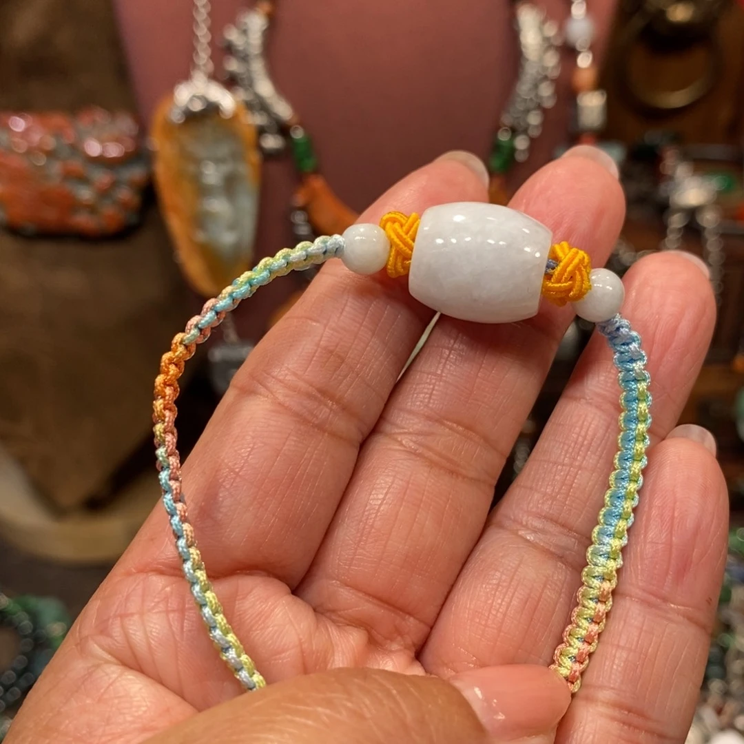 翡翠吊坠(赠链)未镶嵌