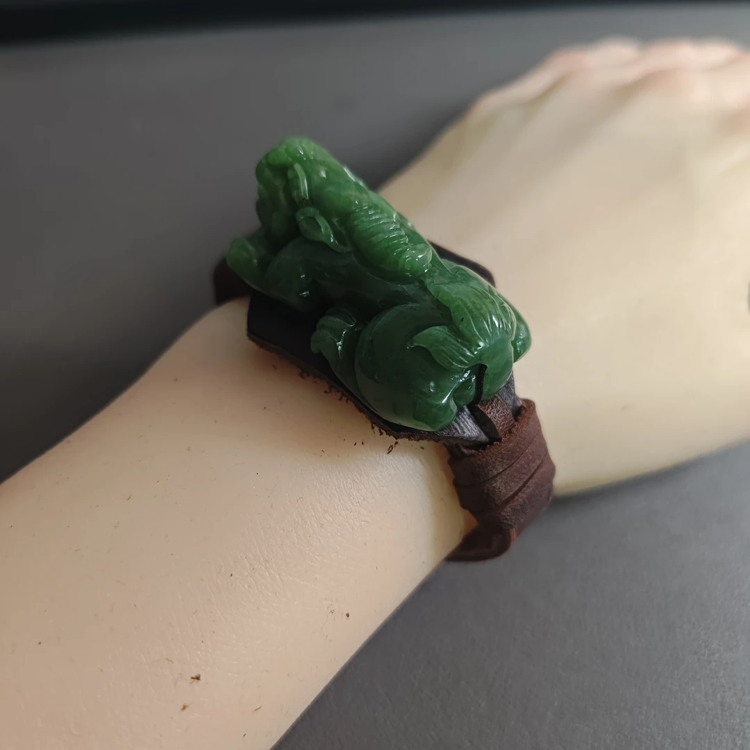 ［00125］天然和田碧玉立体精美貔貅手牌