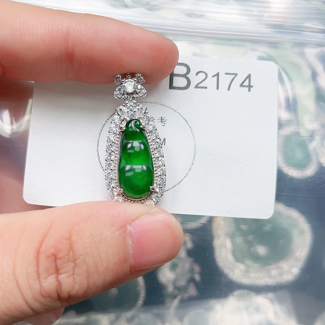 翡翠颈饰未镶嵌翡翠2174