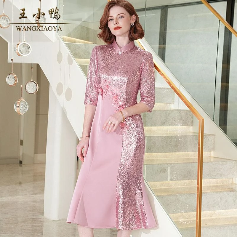 王小鸭2025春季新款亮片粉色立领气质阔太太婚宴礼服喜妈妈连衣裙