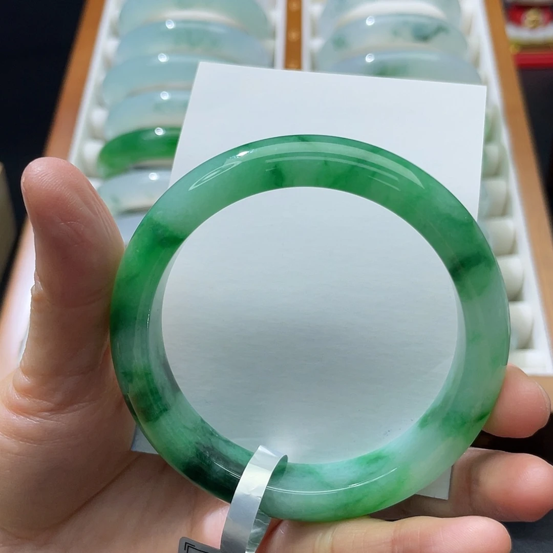 翡翠未镶嵌手镯56冰辣绿