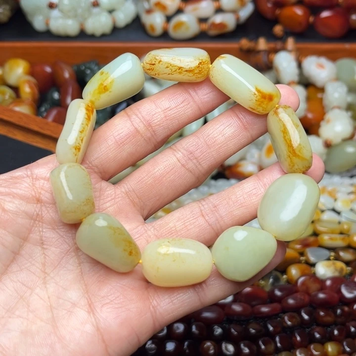 水***韵和田玉未镶嵌手链