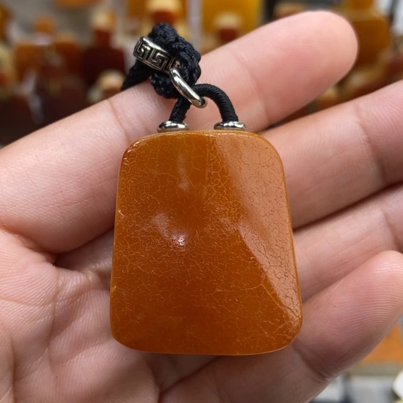 【闪购商品】琥珀颈饰未镶嵌