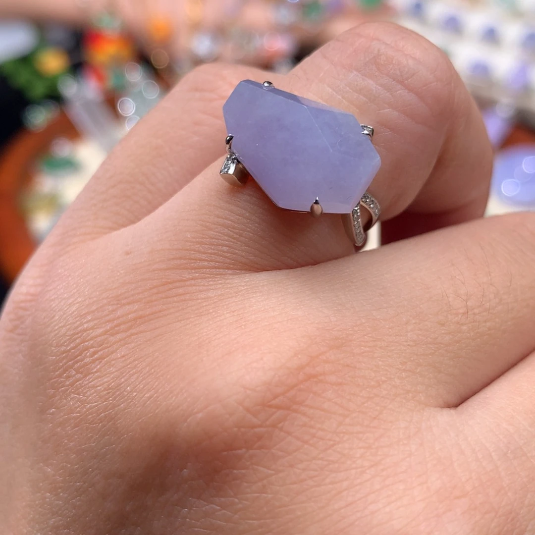 18K金镶嵌戒指翡翠随形戒指