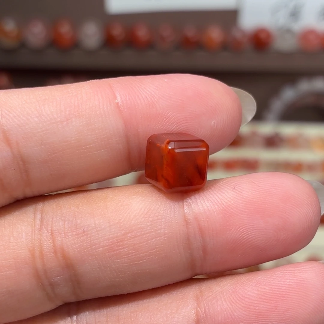 南红玛瑙未镶嵌川料8咪火焰纹方糖