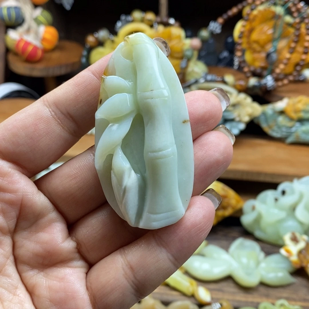 蛇纹石玉未镶嵌吊坠(赠链)