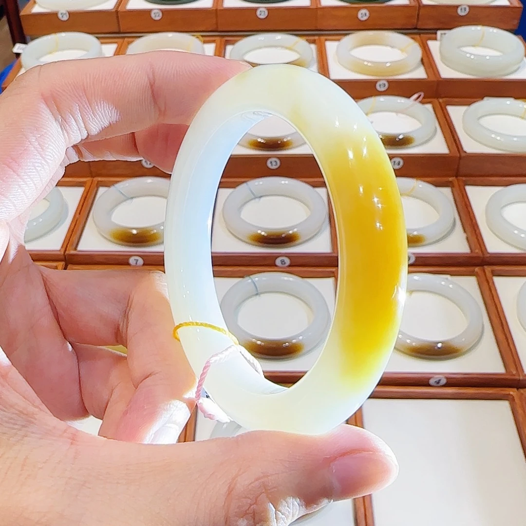 和田玉未镶嵌手镯一口黄金糖55 56 57