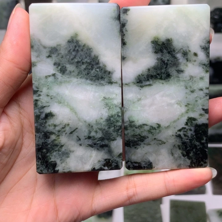 福***顺未镶嵌独山玉颈饰有石纹