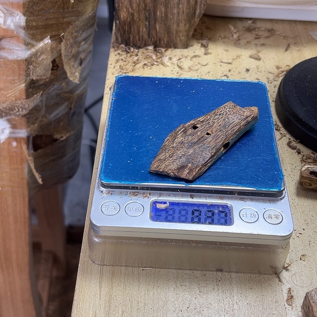 香料绿奇楠虫漏8克天然虫白棋