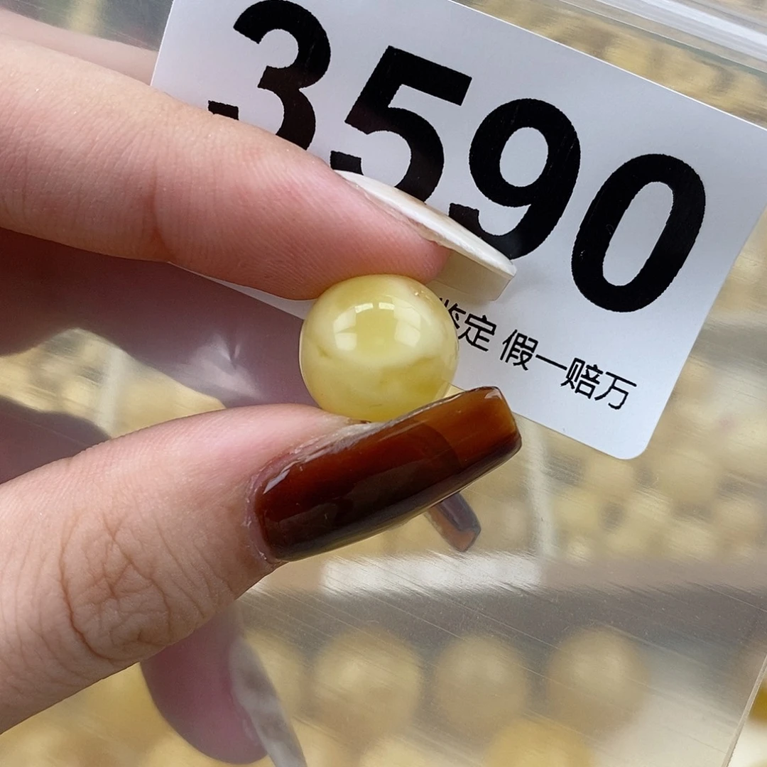 琥珀未镶嵌珠宝奇石13