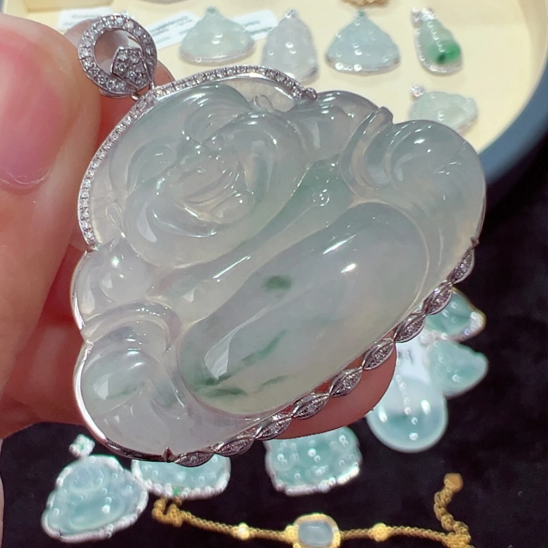 翡翠颈饰18K金镶嵌吊坠