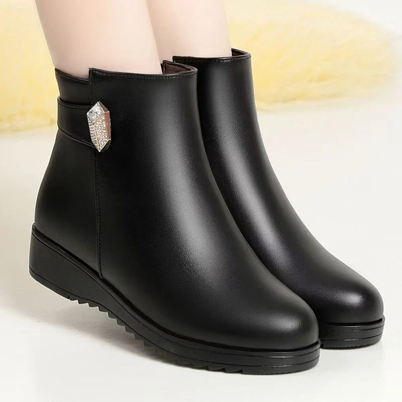 520-0黑色绒里断码清仓真皮短靴马丁靴