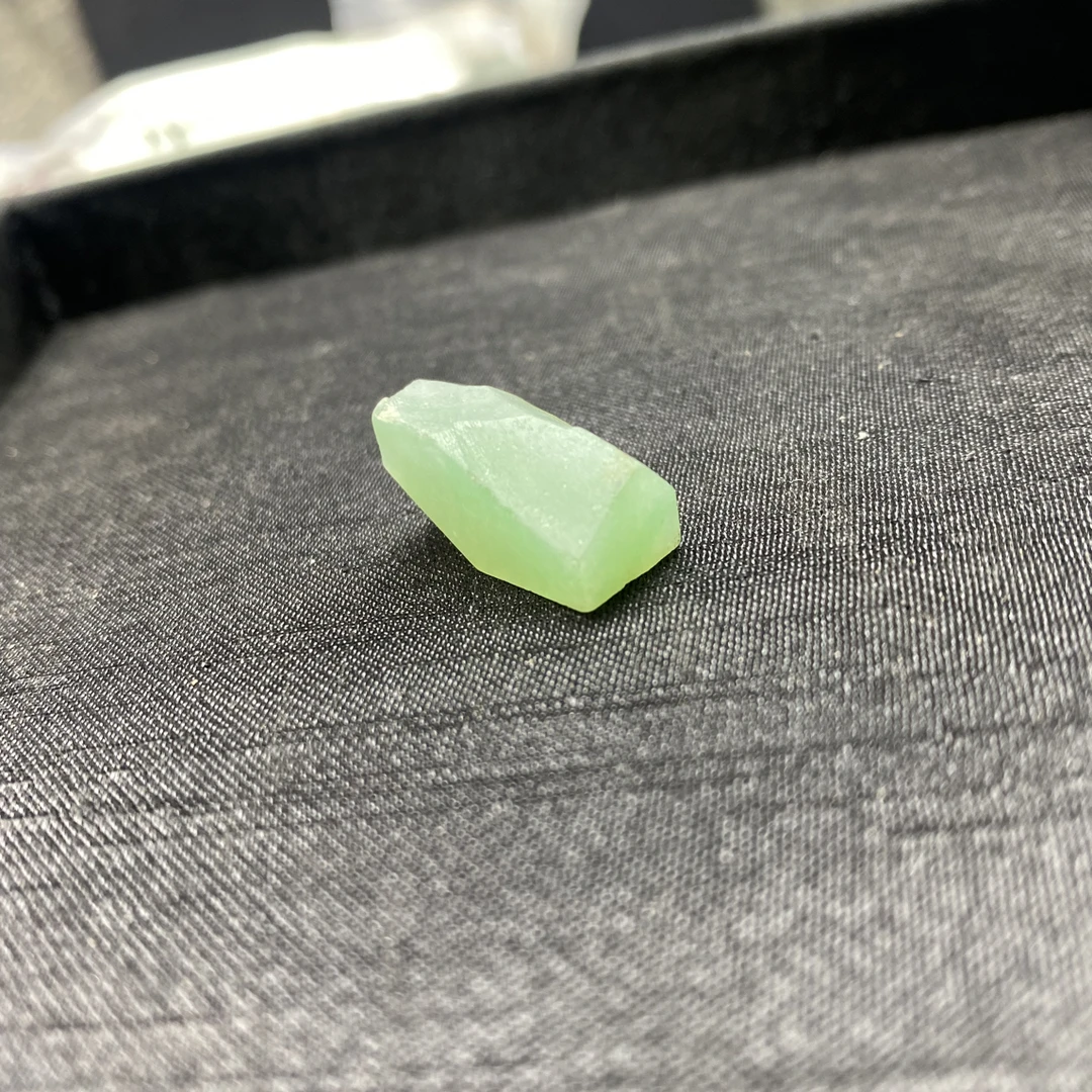 缅甸翡翠A货果绿