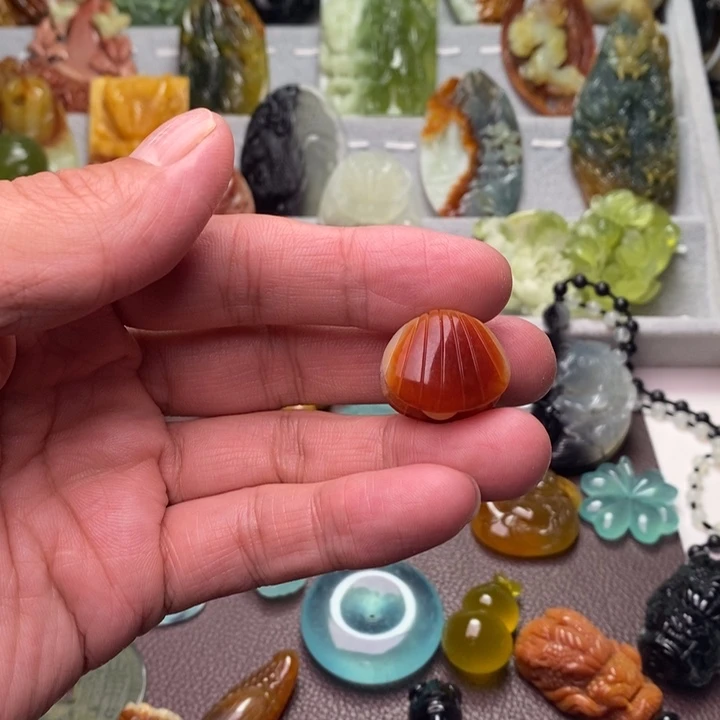 用***5蛇纹石玉未镶嵌颈饰