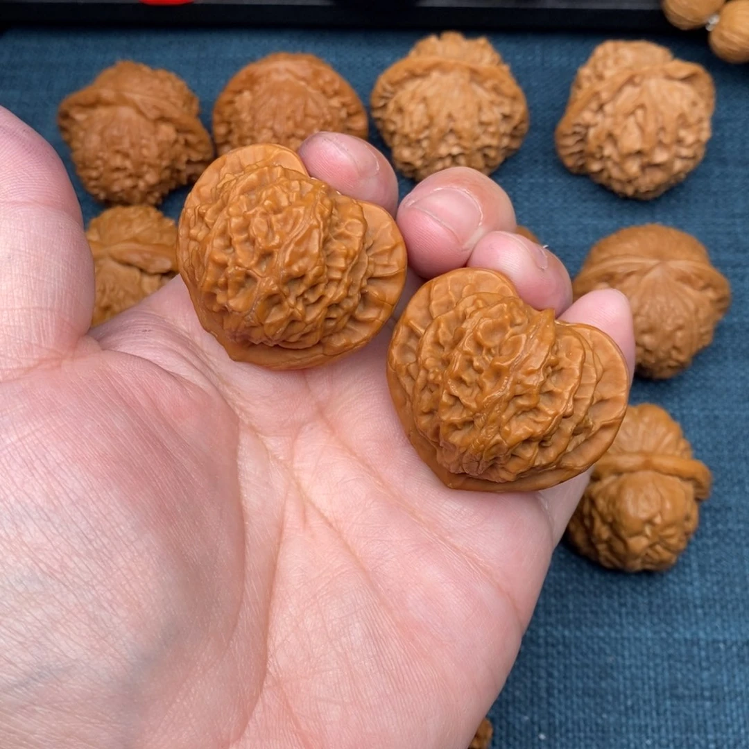 文玩核桃把件全品桃心宫灯39