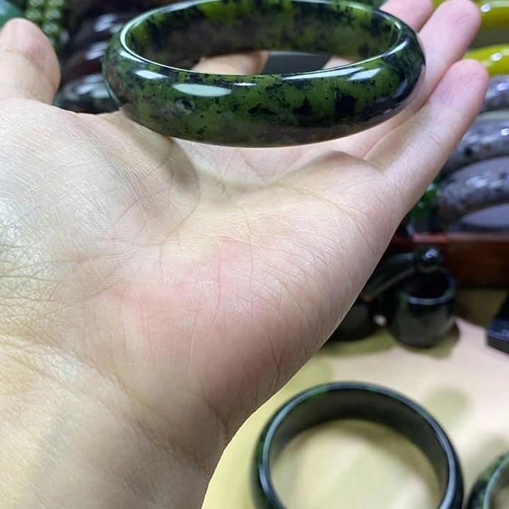 我***好蛇纹石玉未镶嵌手镯8号