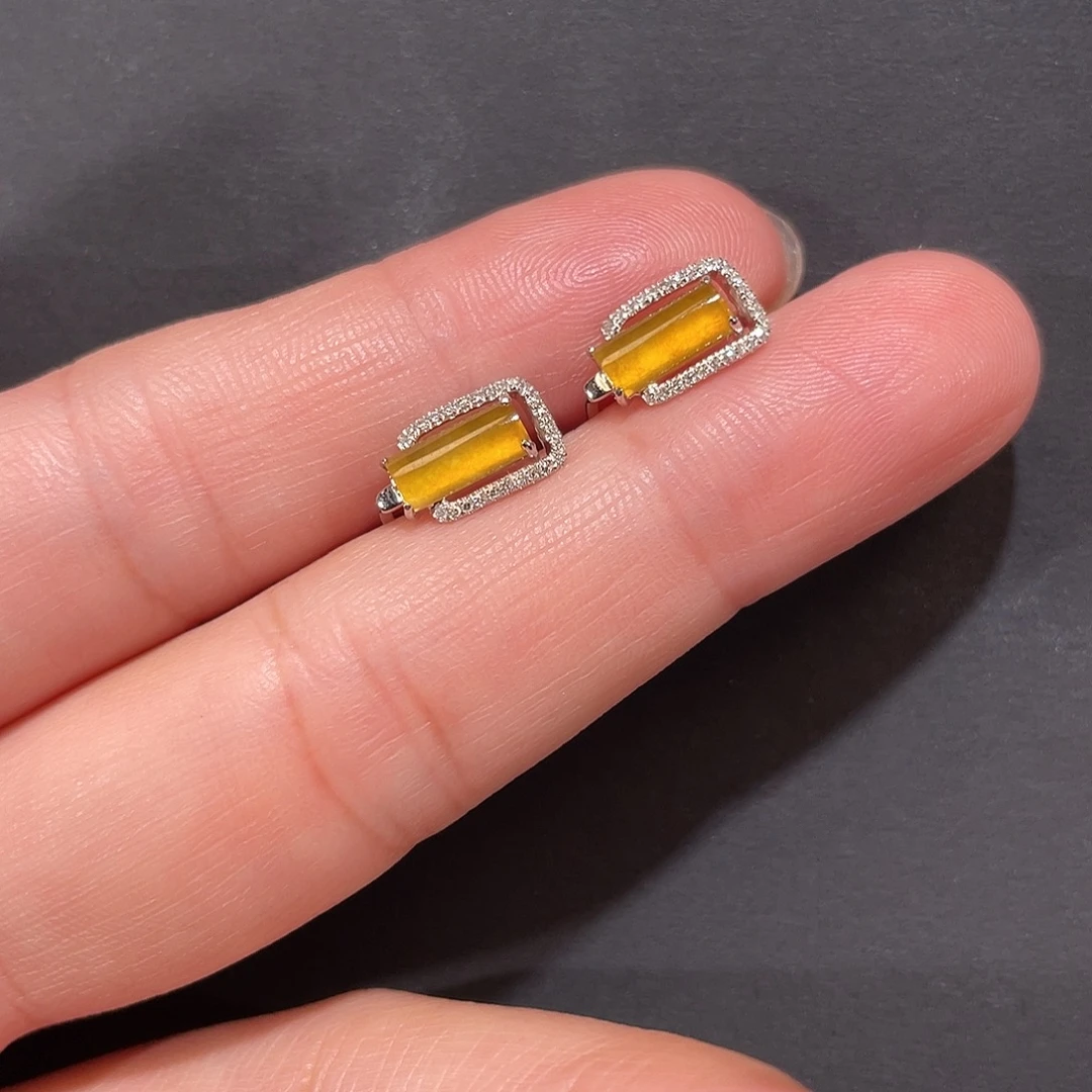 翡翠18K金镶嵌耳饰南非钻