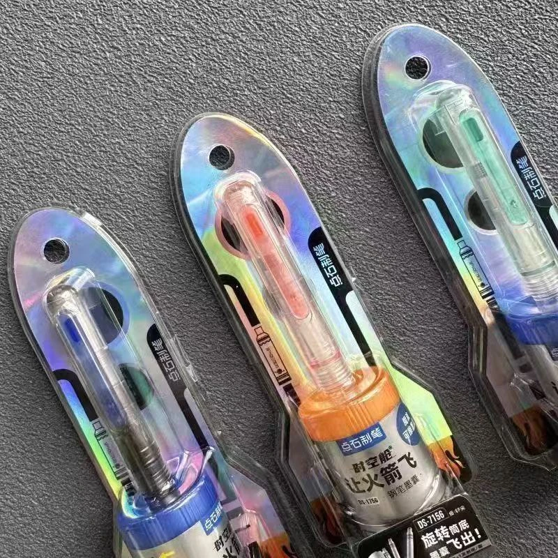 发点石时空舱钢笔，墨囊黑。笔杆可挑。