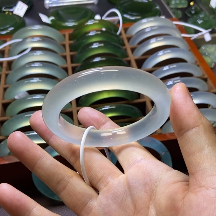 蛇纹石玉未镶嵌手镯55