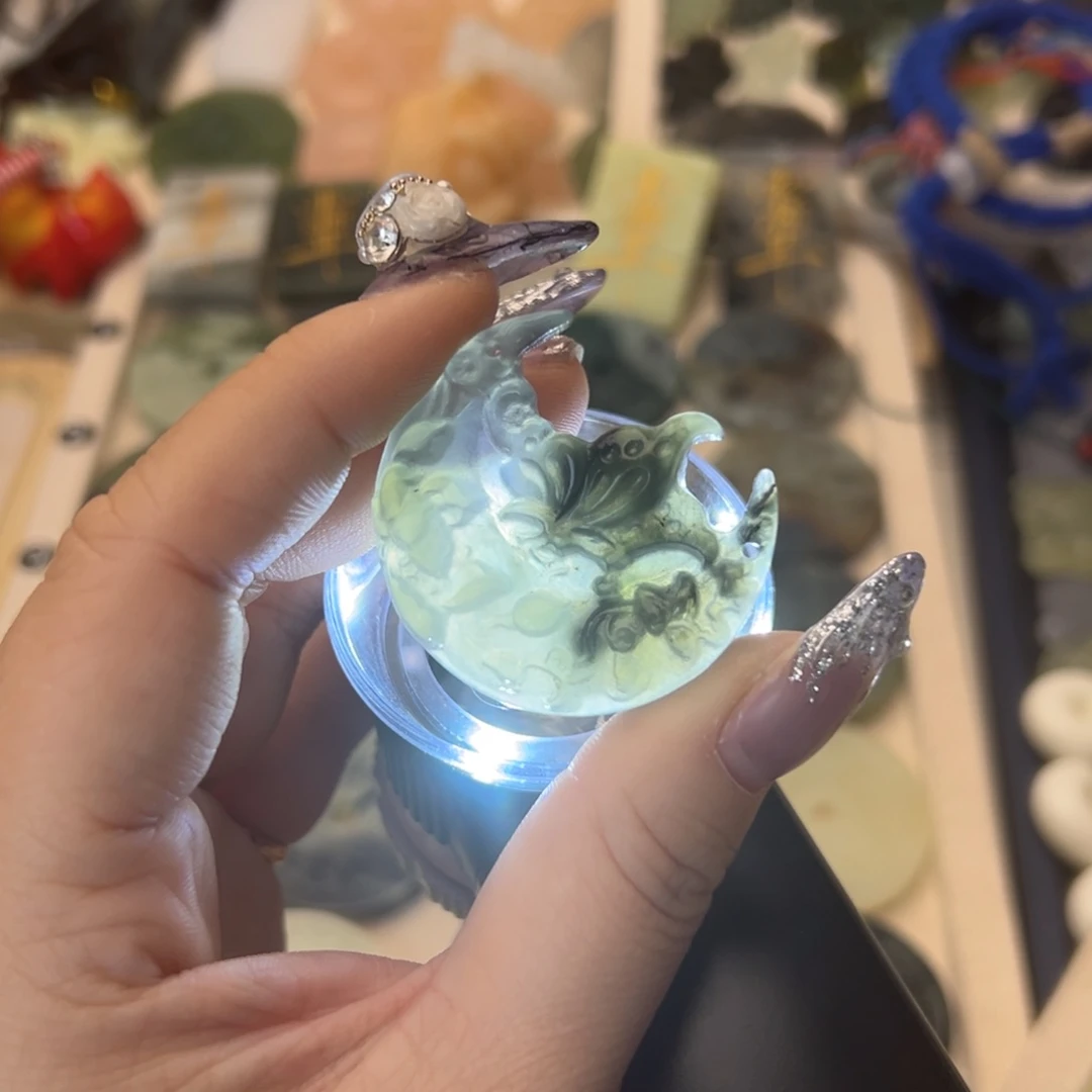 蛇纹石玉颈饰合金