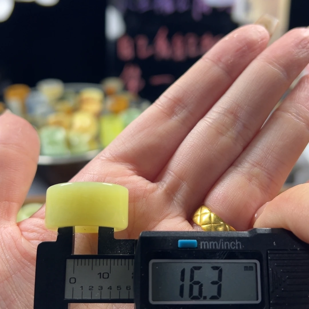 蛇纹石玉未镶嵌戒指