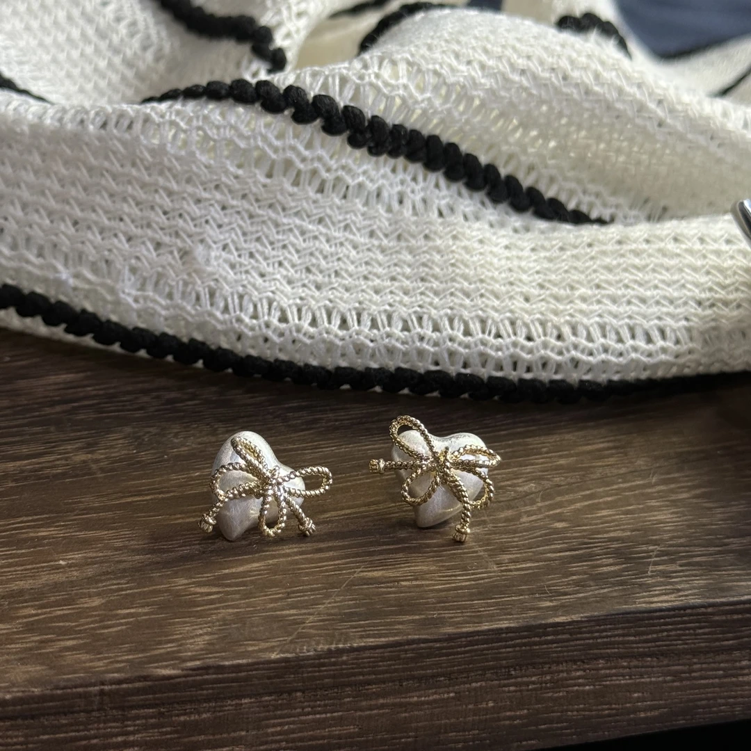 合金仿珍珠耳饰 精致小巧爱心蝴蝶结耳钉小众设计感简约S925银针