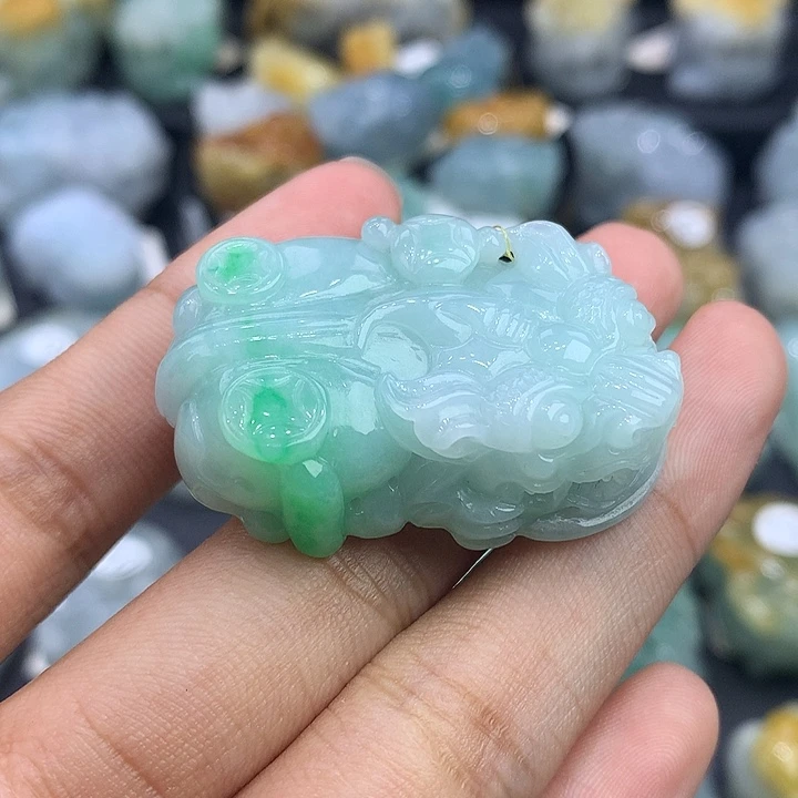 翡翠未镶嵌颈饰天然缅甸翡翠