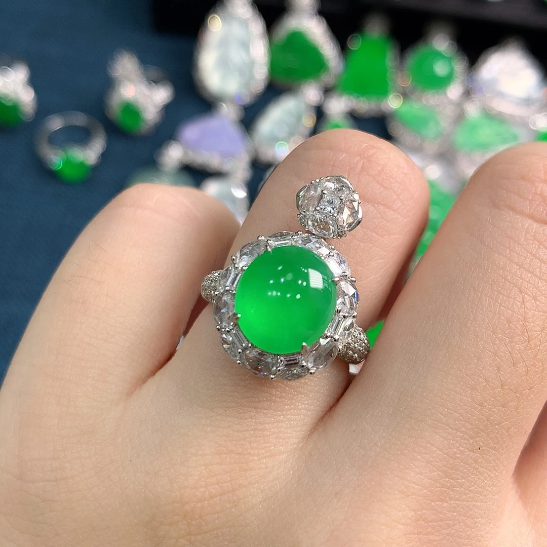 如***…翡翠18K金镶嵌颈饰甜阳绿戒指分单第二笔4.5万48小时鉴赏