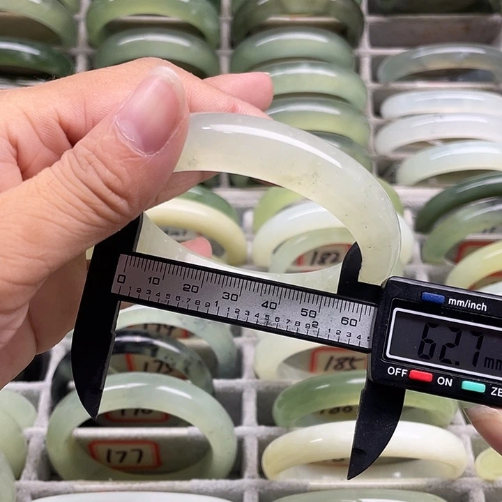 未镶嵌蛇纹石玉手镯199