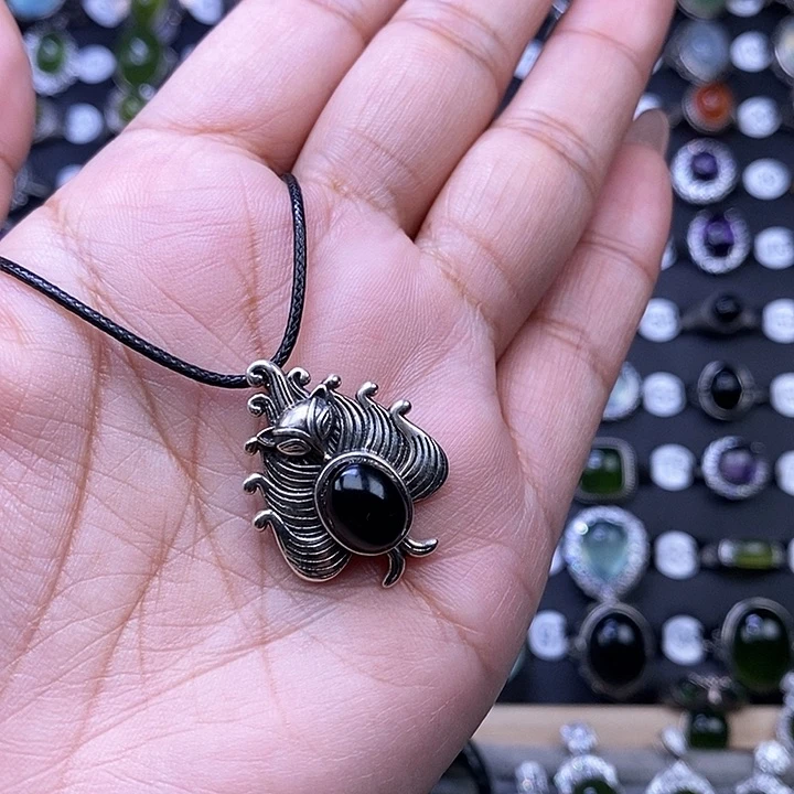 岫玉颈饰银S925镶嵌尕*白