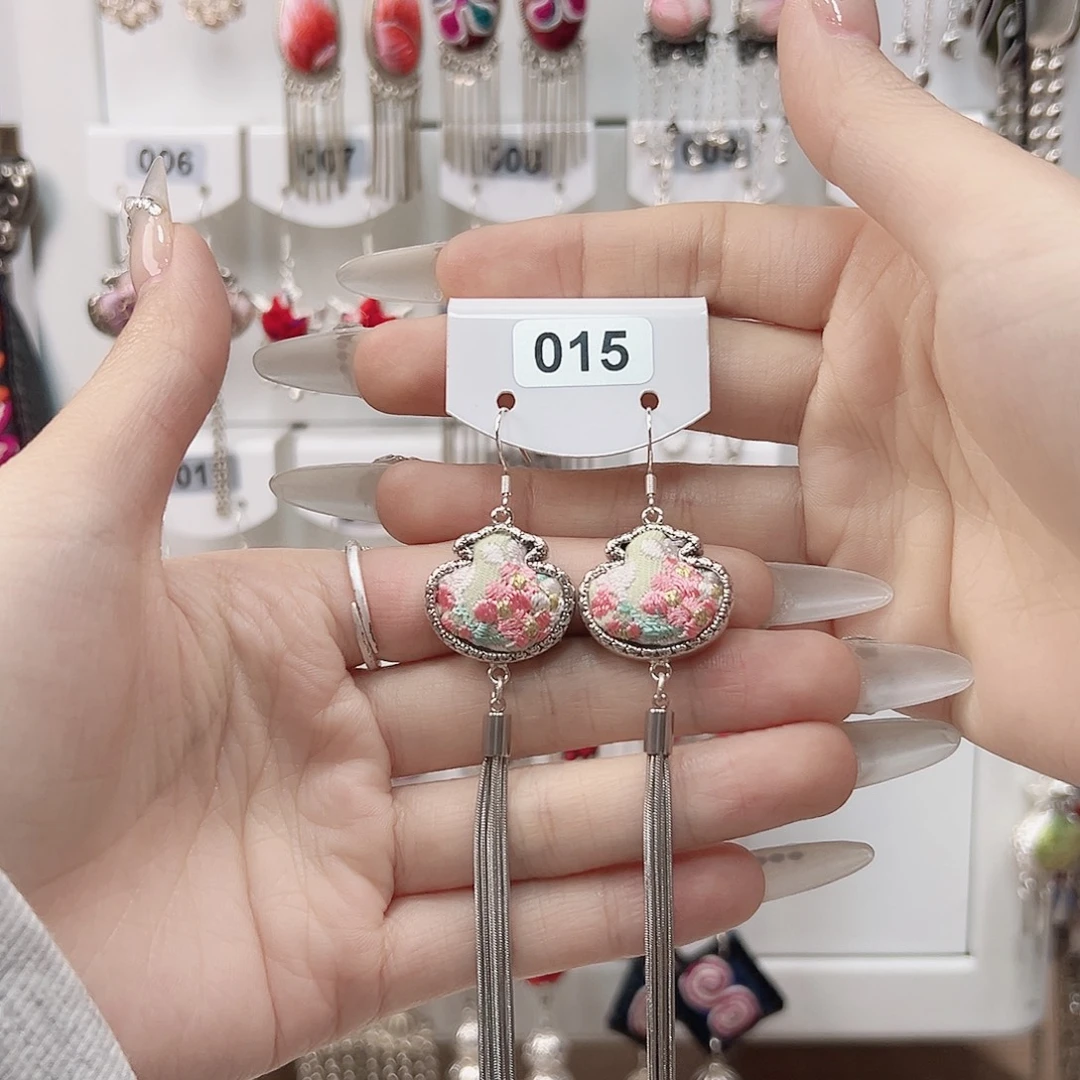 手串/手链核桃刺绣耳环