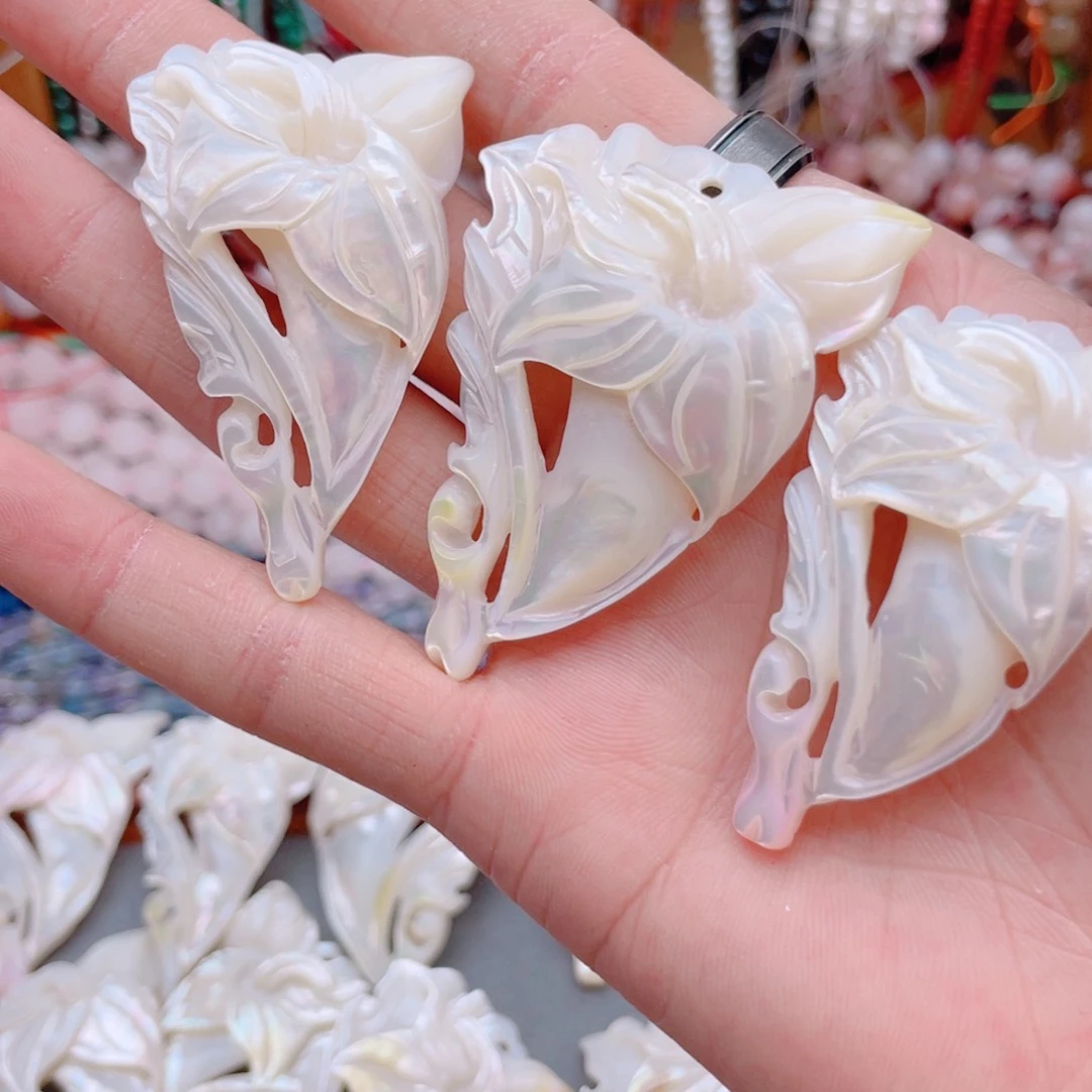 未镶嵌玛瑙/玉髓珠宝奇石蝶贝雕刻牵牛花1颗