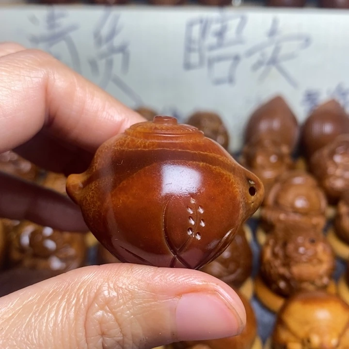 核桃木/黑胡桃（胡桃木）清***༒橄榄核雕刻