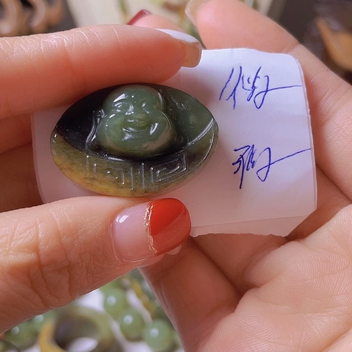 未镶嵌岫岩河磨玉（透闪石质玉）挂件