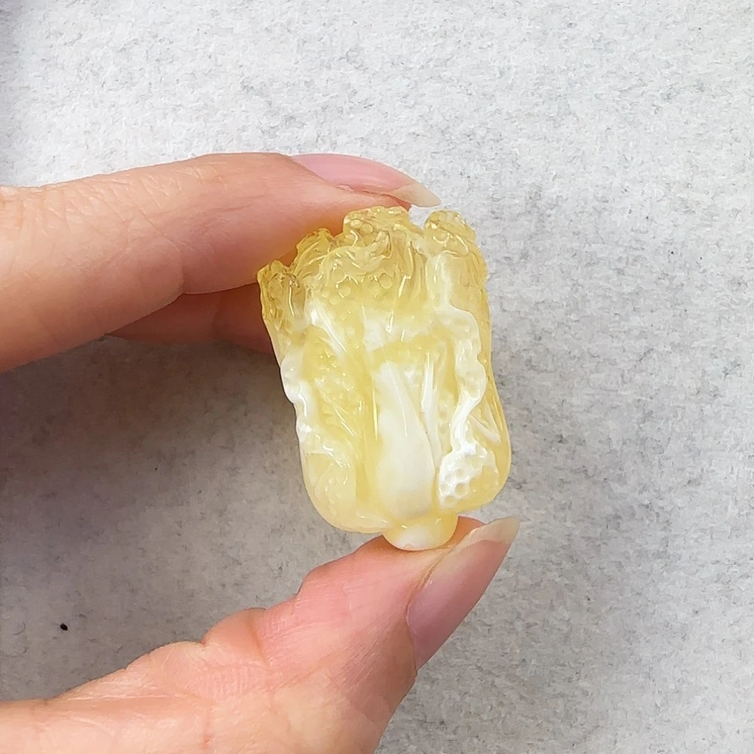未镶嵌琥珀珠宝奇石